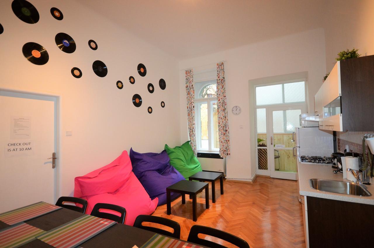 Хостел Travel&joy Backpackers *